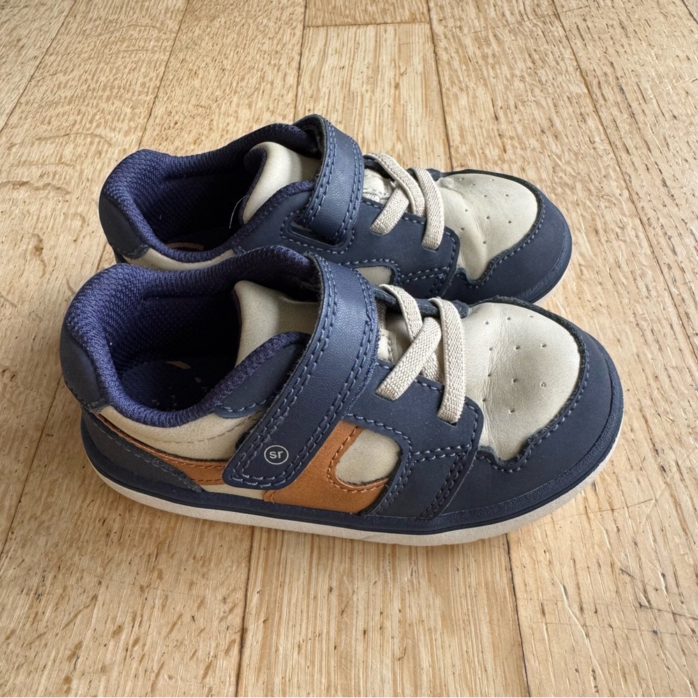 Stride Rite Little Kid London Sneakers in Navy and Tan